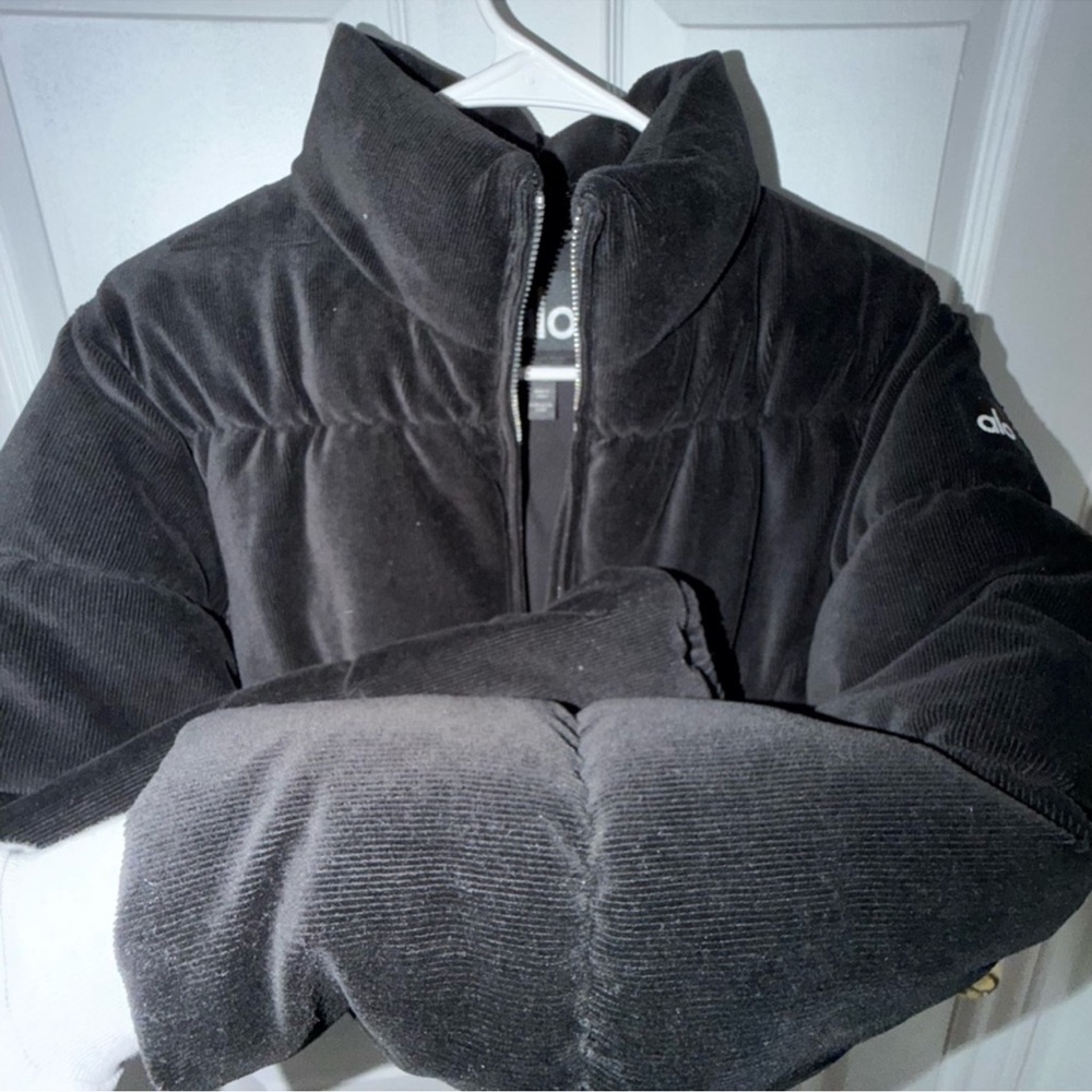 ALO Yoga Black dream puffer Jacket corduroy